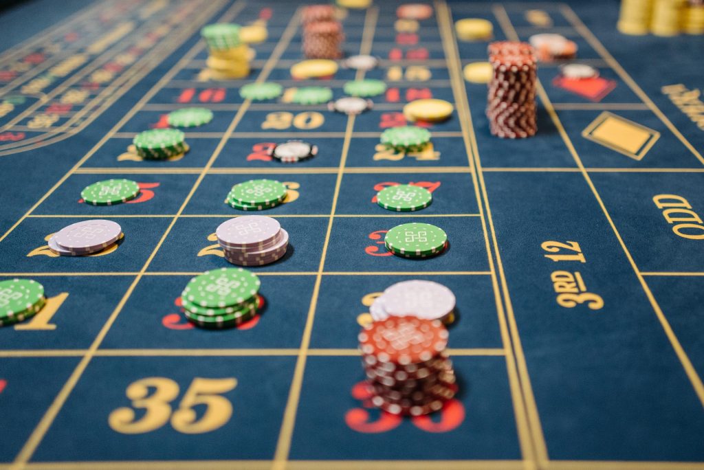 Agencasinoonline vs. Traditional Casinos: Which is Better?