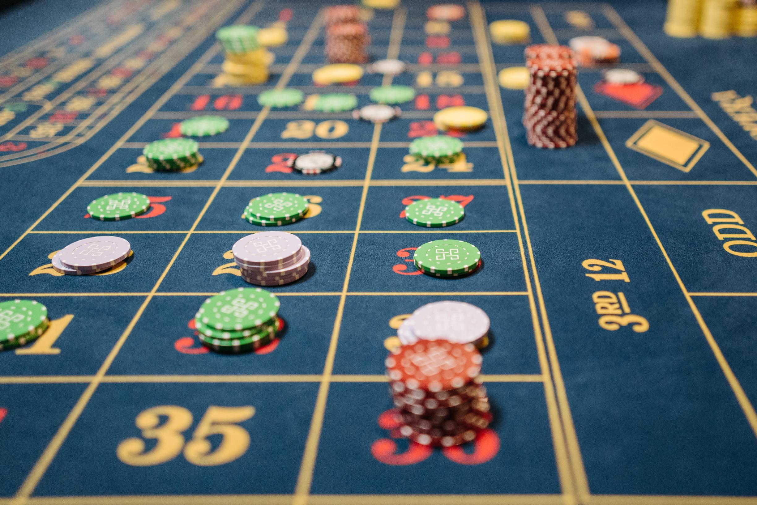 Baccarat Rules Explained: From the Opening Deal to the Final Result